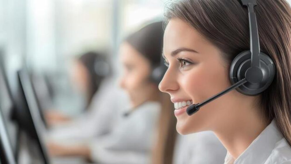 A Sphere Sync Connect agent on a headset taking a customer call